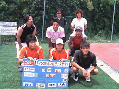 ギネスに挑戦！６月１９日<本会場>金曜日男子シングルス強者の集合写真